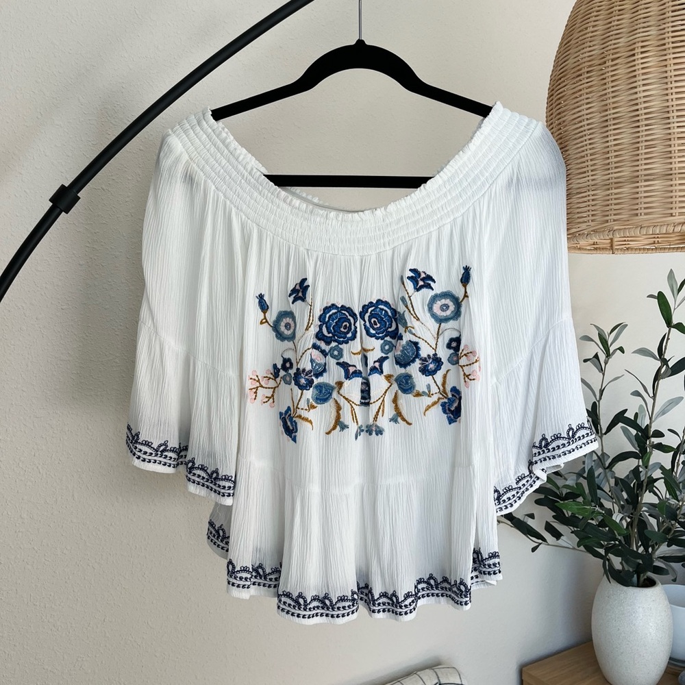 Xhilaration White Off-Shoulder Peasant Blouse with Blue Embroidery